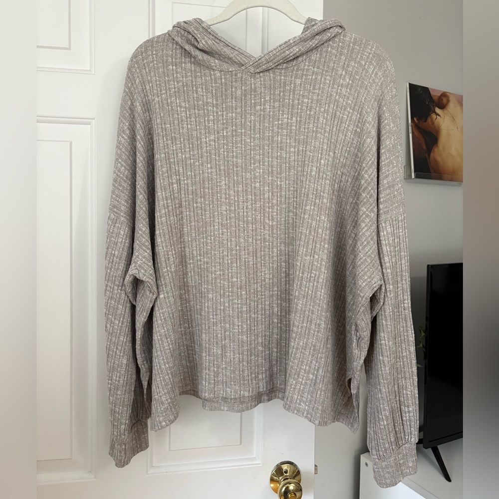 American eagle long sleeve hoodie top